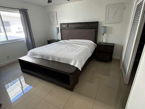 5th image of 1001 S Riverside Dr APT 104