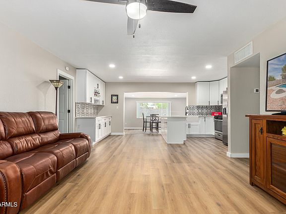 3rd image of 3861 W Caribbean Ln