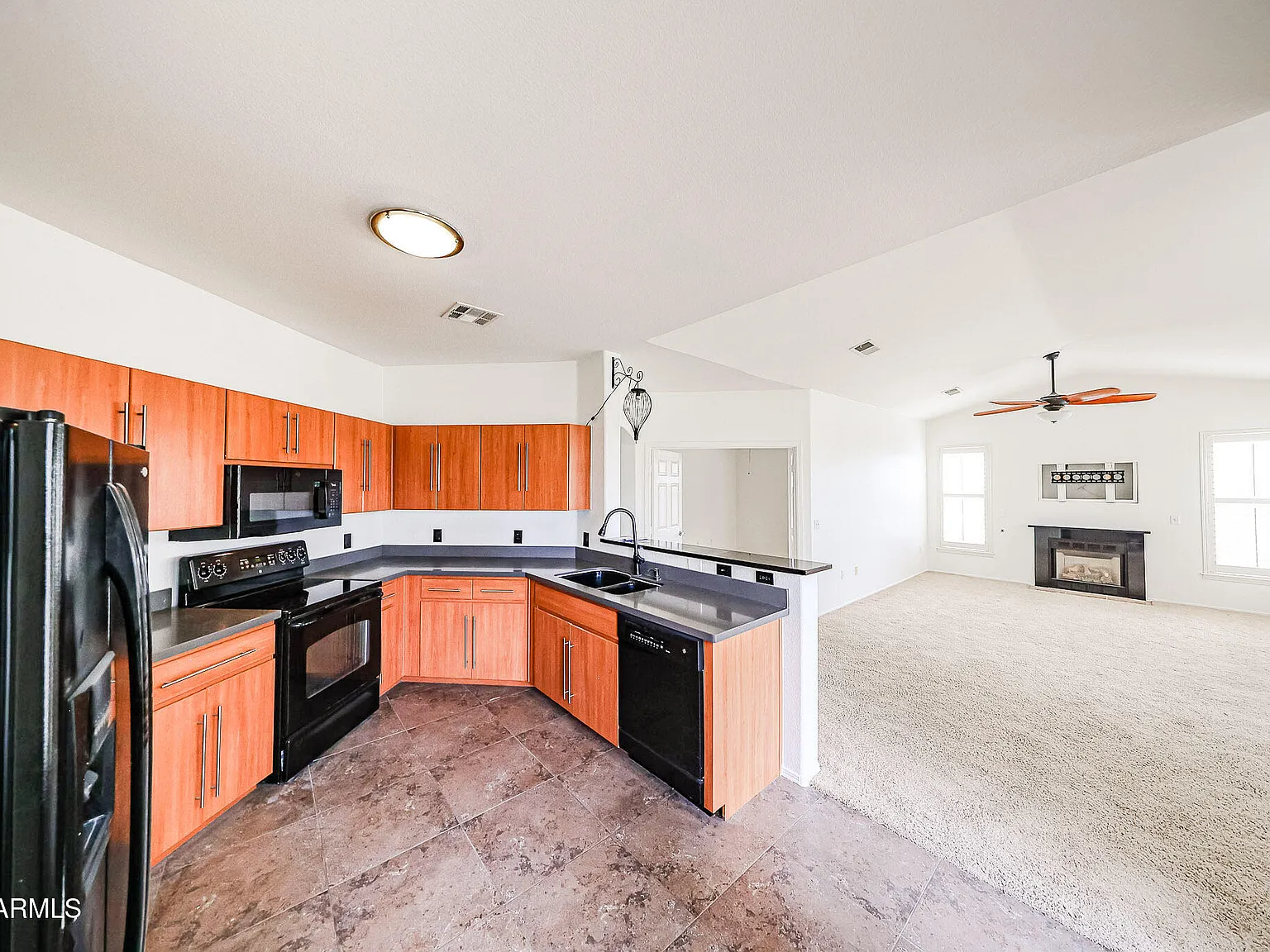 3 bed, 2.0 bath, 1551 sqft, $2,500 — Photo 4