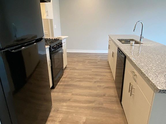 3rd image of 3218 S Archer Ave #301