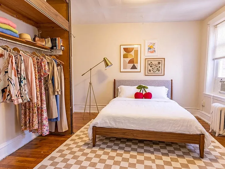Pine Terrace B4 Bedroom
