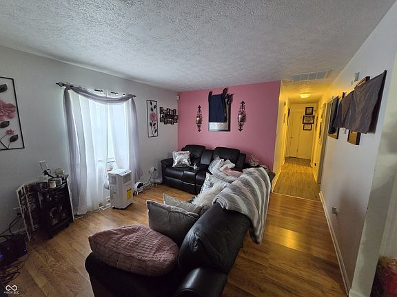 2nd image of 3152 N Temple Ave