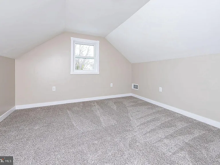 700 Price Ave — Photo 12