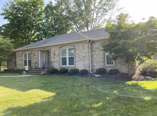 404 Willenhall Ct, Douglass Hills, KY 40243