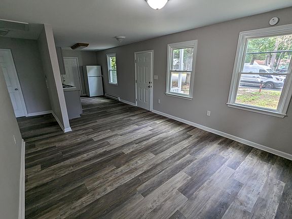 2nd image of 622 Clinton Dr