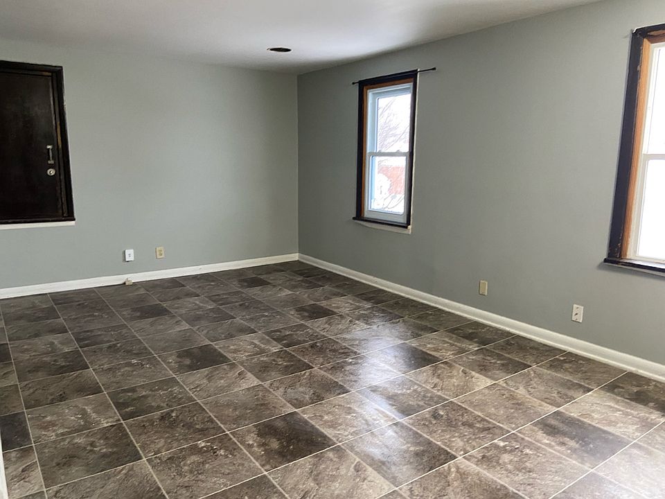 2nd image of 181 Elgin St