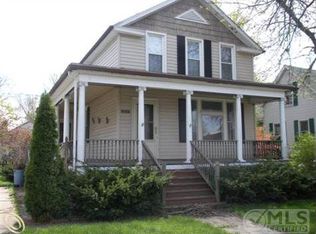 527 Pine St, Wyandotte, MI 48192