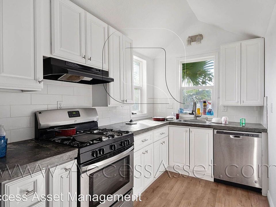 1st image of 932 N Mayfield Ave