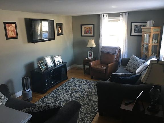5th image of 2110 Central St
