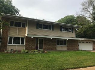 1215 Downing Dr, Waukesha, WI 53186