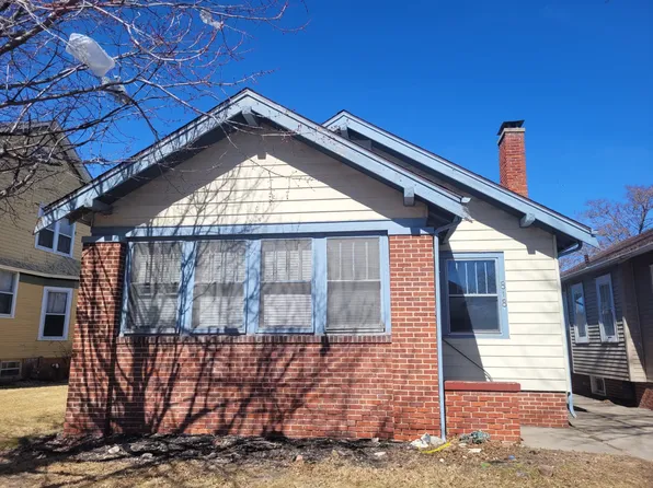 818 W 1st St, Grand Island, NE 68801