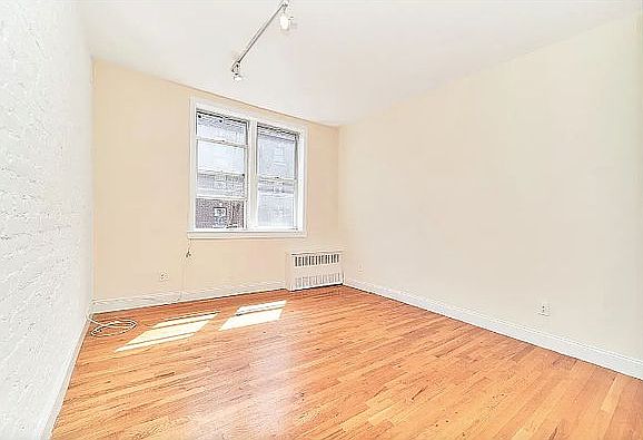 1st image of 233 E 12th St #3