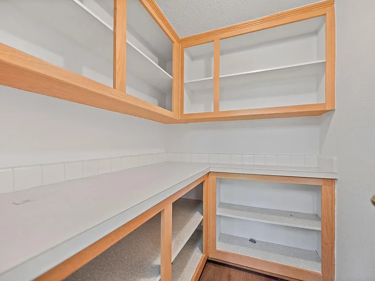 1057 E La Loma Ave — Photo 24