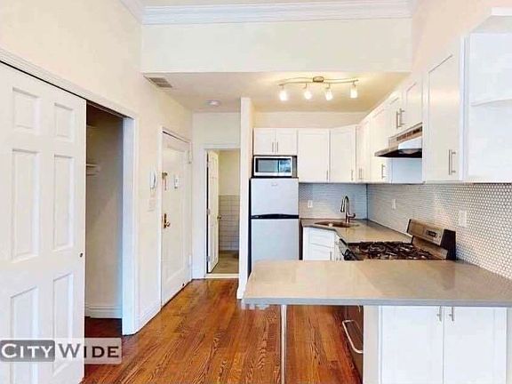 2nd image of 1570 2nd Ave #3K