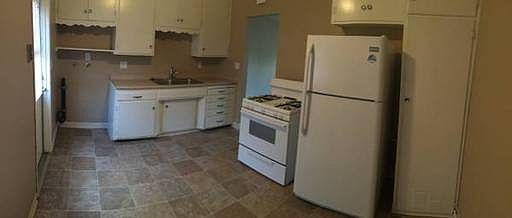 4th image of 1112 N Mollison Ave
