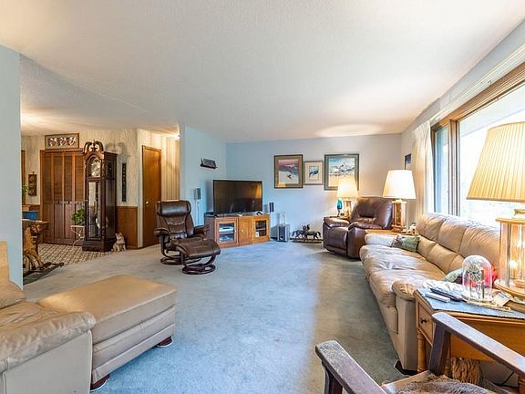 5th image of 31426 Central Dr NE