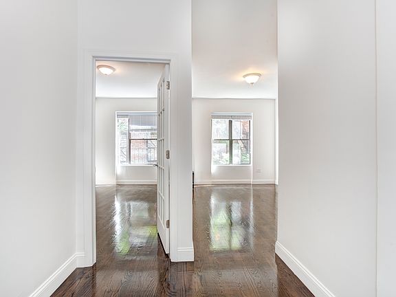 4th image of 321 W 94th St APT 4NW