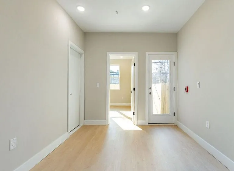 660 Brooklyn St #1 — Photo 7