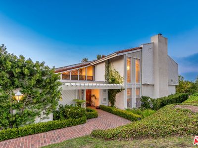 2788 Bottlebrush Dr, Los Angeles, CA, 90077