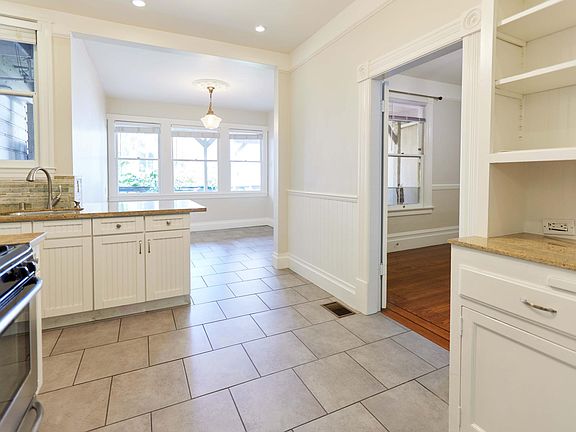 5th image of 2154 Bryant St
