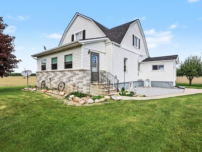 2798 N Tower Beach Rd, Pinconning, MI, 48650