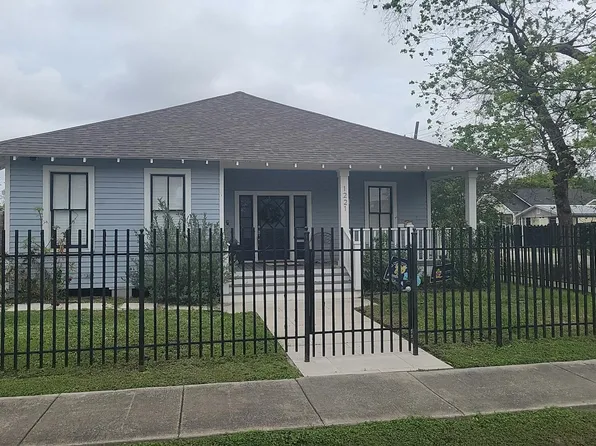 1221 Lee St, Houston, TX 77009