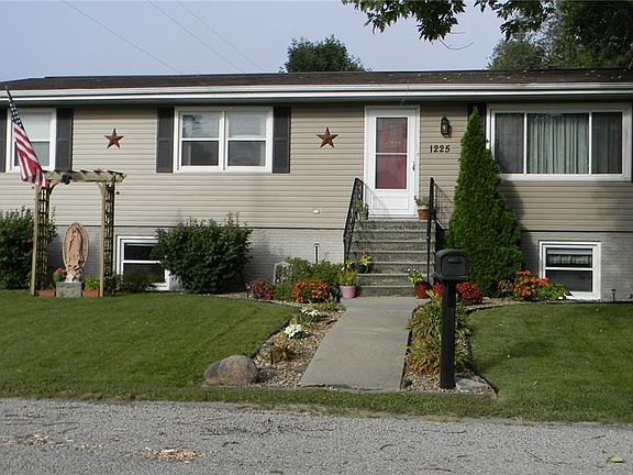 2nd image of 1225 Short Ave