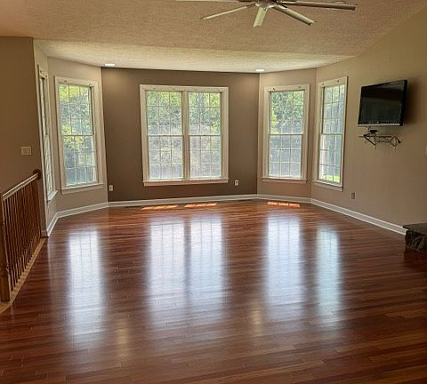5th image of 13779 Triadelphia Rd