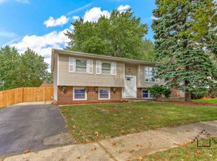 161 Garden Dr, Bolingbrook, IL 60440