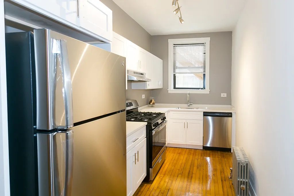 Building Photo - 439 W Melrose St #C2