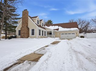 2614 Krishire Dr, Charleston, IL 61920