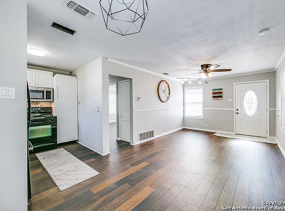 2nd image of 255 Menlo Blvd