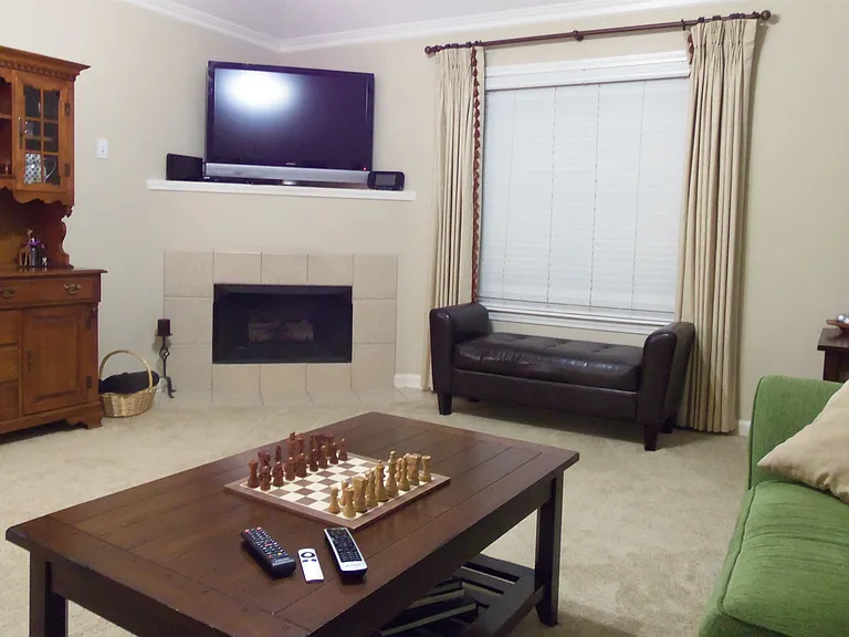 140 Center Springs Dr — Photo 3