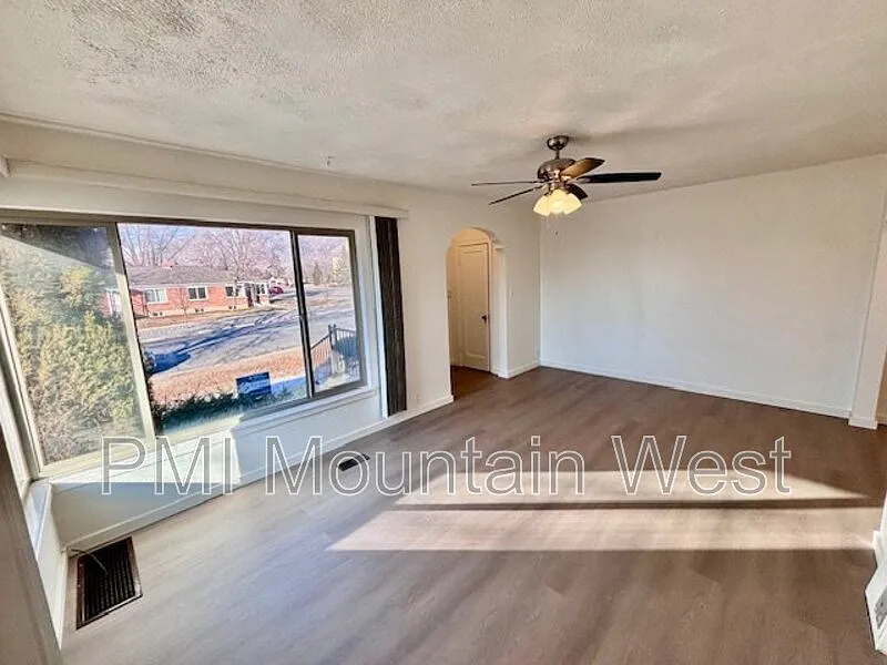 Building Photo - 1187 29th St