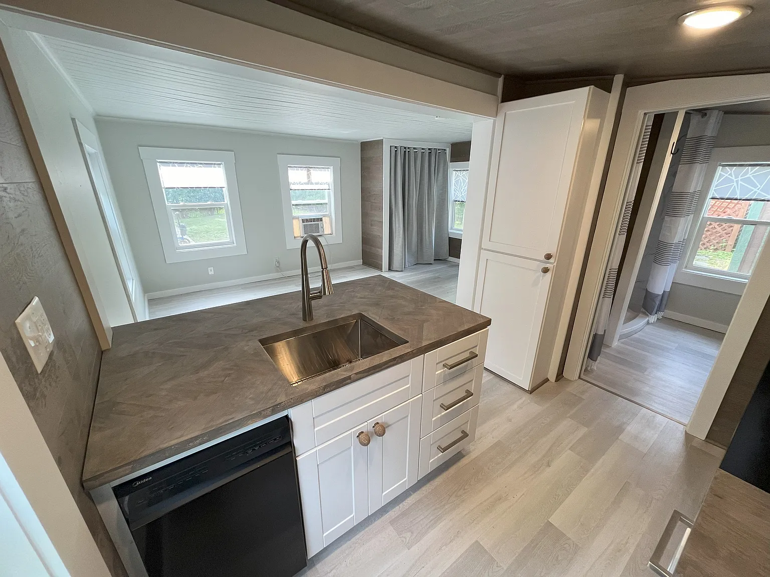 Studio, 350 sqft, $1,700 — Photo 3