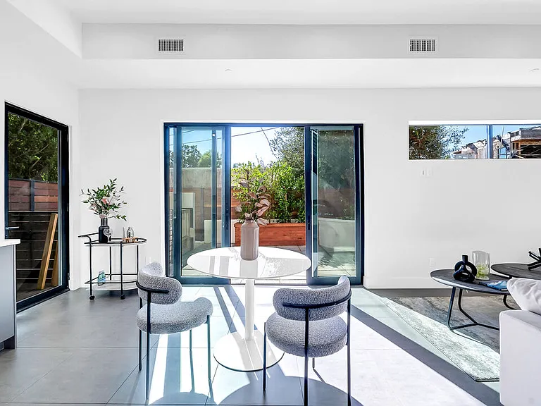 1123 N Formosa Ave #3 — Photo 3