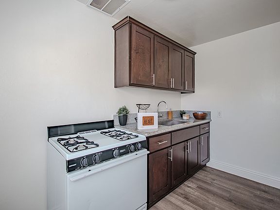 5th image of 32 Esperanza Ave APT 106