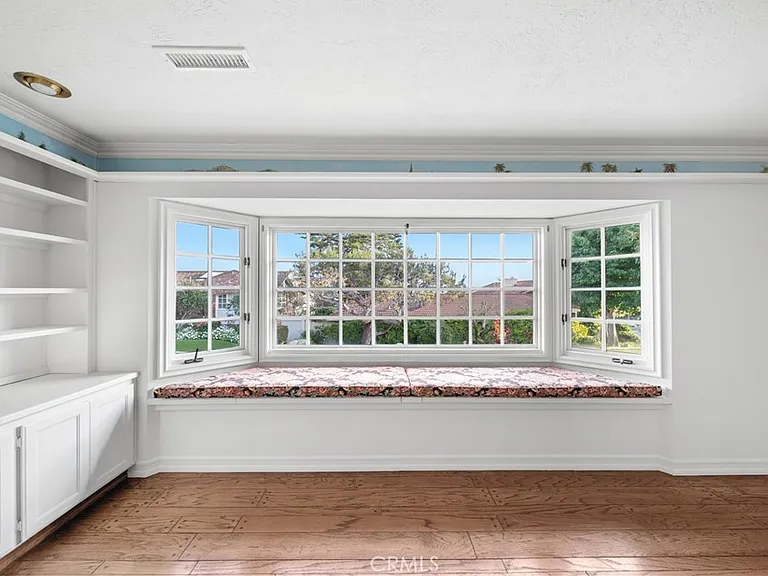 905 Emerald Bay — Photo 2