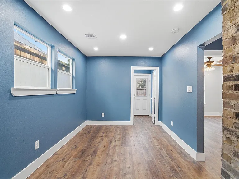1210 Crockett St #B — Photo 11
