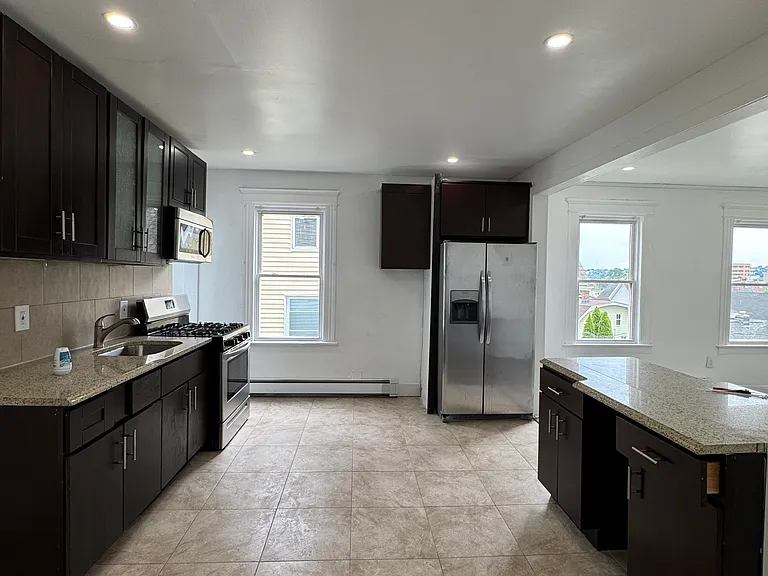 20 Coe St — Photo 13