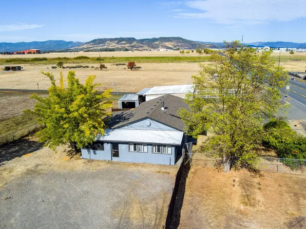 6865 Table Rock Rd, Central Pt, OR 97502