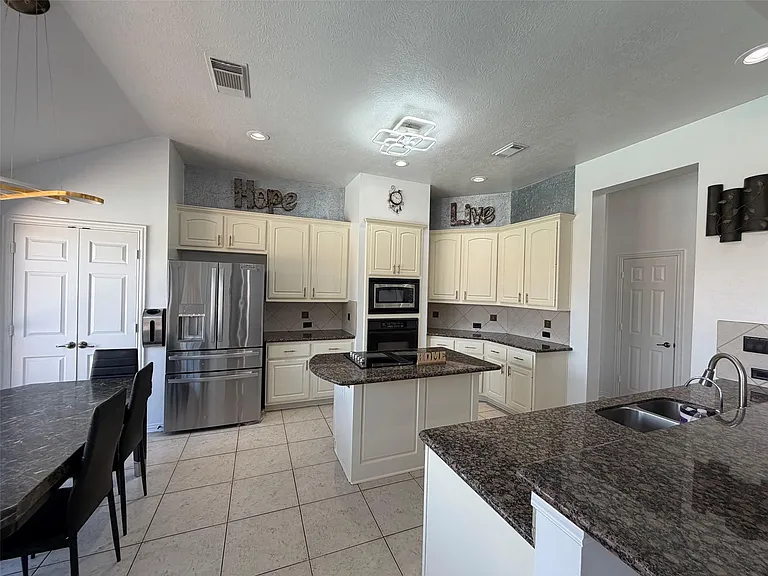 5507 Cranston Ct — Photo 16