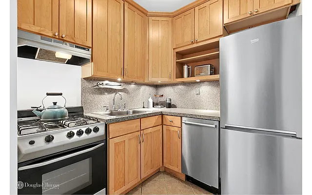 Sold by Douglas Elliman | media 3