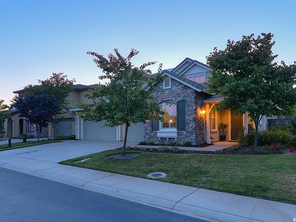 3rd image of 6190 Edgehill Dr