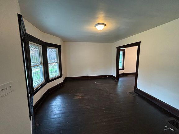 2nd image of 2203 Willowdale Ave