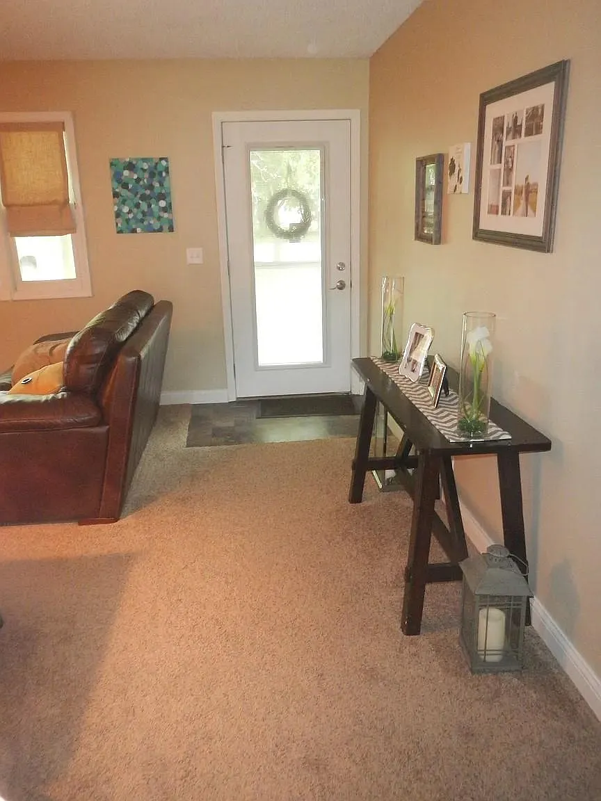 4 bed, 2000 sqft, $2,250 — Photo 4