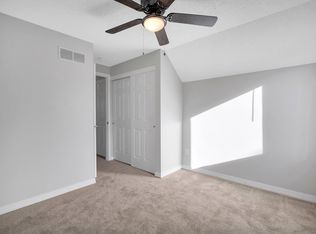 596 Schrader Farm Dr, Saint Peters, MO 63376