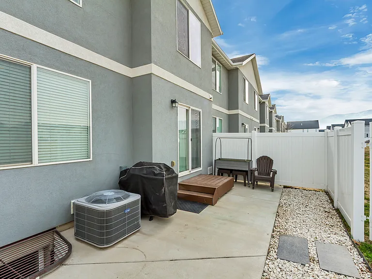427 S Sunland Way — Photo 24