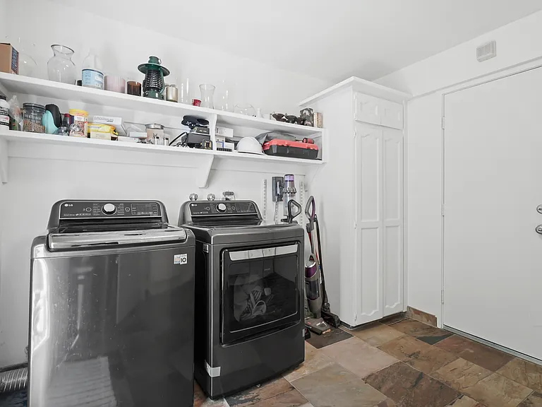 2355 Stormcroft Ct — Photo 33