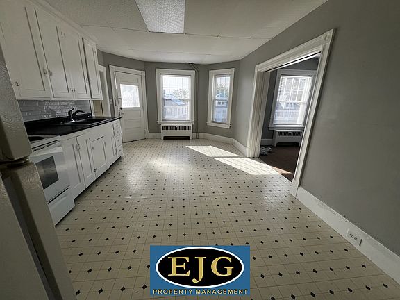 2nd image of 11 Reed St #2